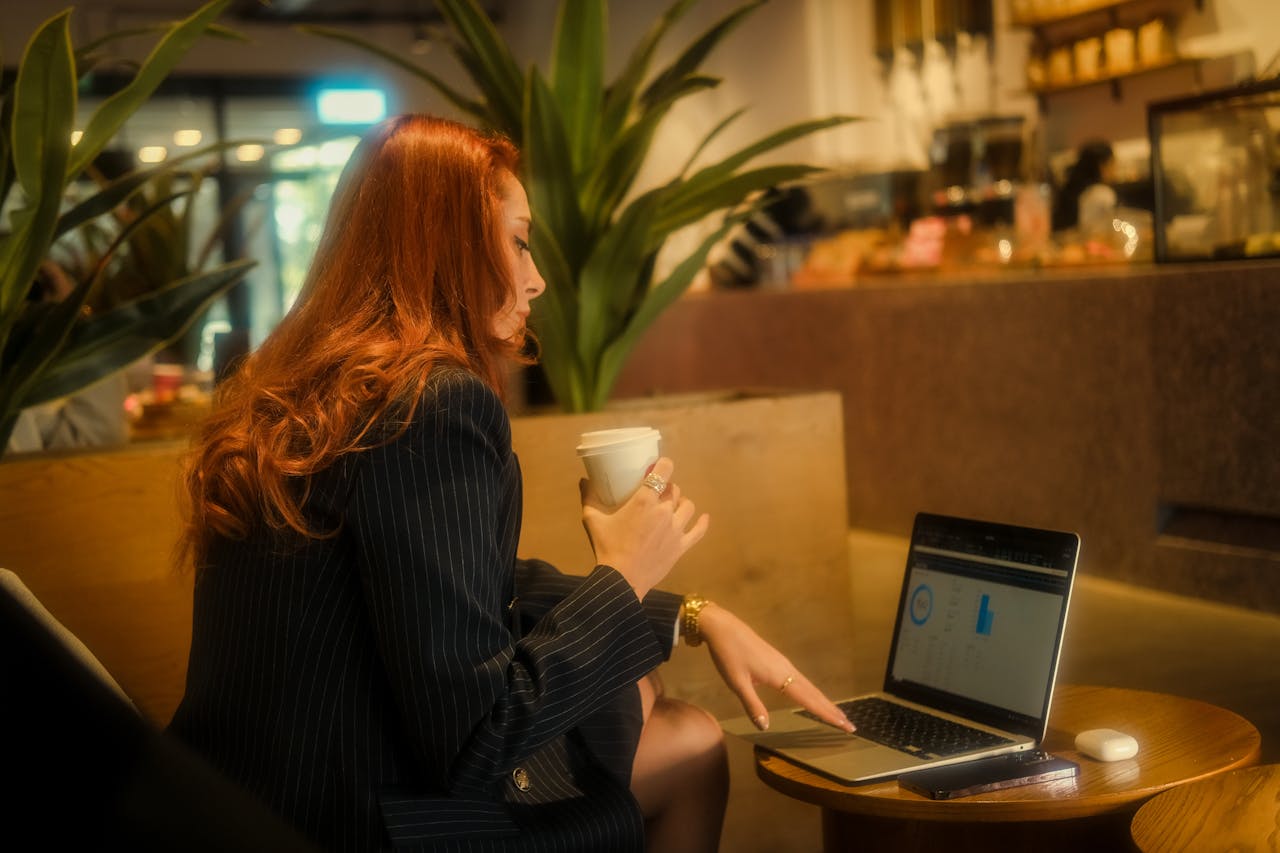 woman-at-computer